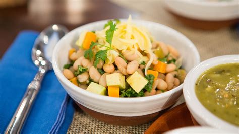 slow-cooker-white-bean-and-kale-chili-todaycom image