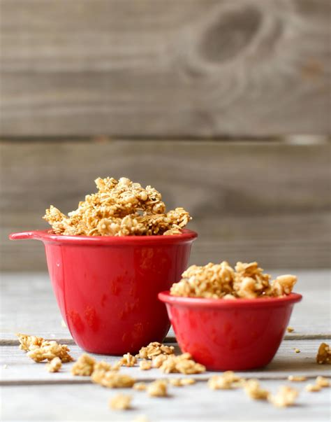 easy-oil-free-granola-with-lots-of-crunchy-clusters image