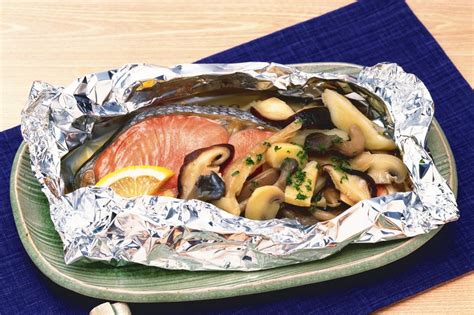 baked-salmon-in-foil-a-101-level-tutorial-the-spruce-eats image