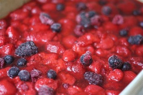 easy-one-minute-fruit-cobbler-using-cake-mix-jen image