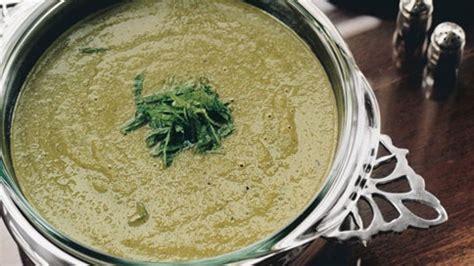 fresh-pea-and-mint-soup-recipe-bon-apptit image