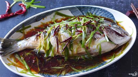 steamed-fish-the-chinese-way-清蒸鱼-red-house-spice image