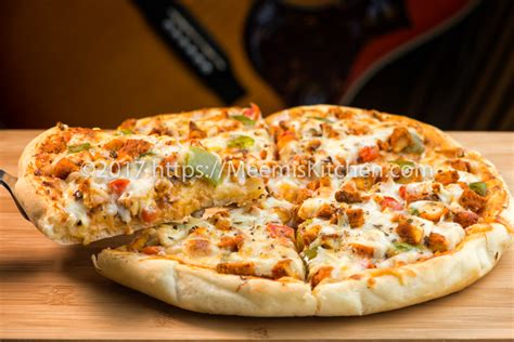 chicken-tikka-pizza-homemade-chicken-pizza image