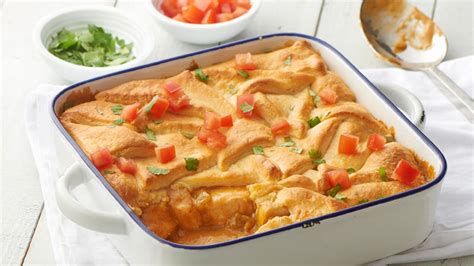 green-chile-chicken-crescent-bake-recipe-pillsburycom image