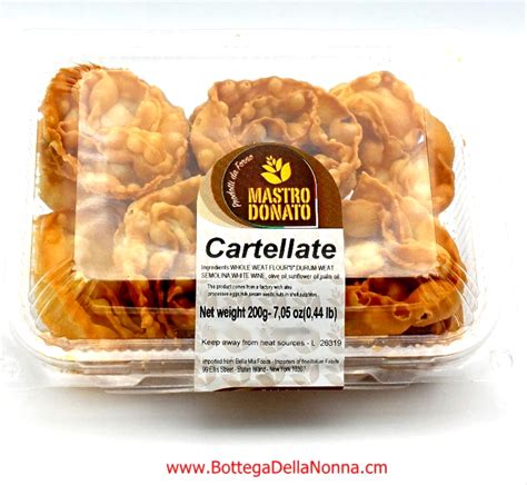 cartellate-christmas-fritters-in-vin-cotto-cooking image