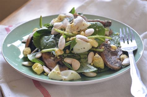 spinach-salad-recipe-with-boiled-eggs-and-mushrooms image