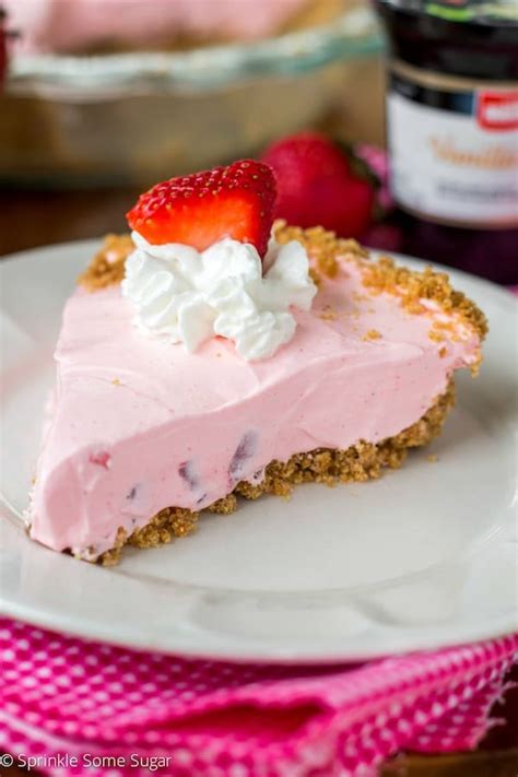 no-bake-strawberry-yogurt-pie-sprinkle-some-sugar image