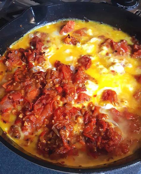 menemen-recipe-turkish-scrambled-eggs-with-peppers image