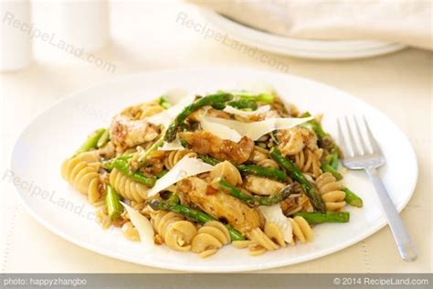 asparagus-and-chicken-pasta image