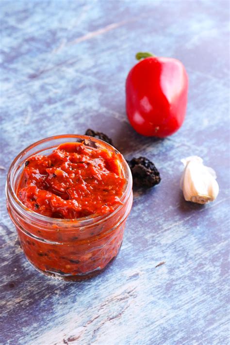roasted-red-pepper-sun-dried-tomato-dip image