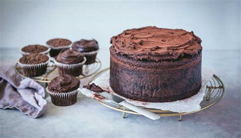 rich-chocolate-mud-cake-recipe-queen-fine-foods image