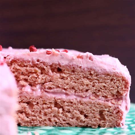 gluten-free-vegan-strawberry-cake-rhians image
