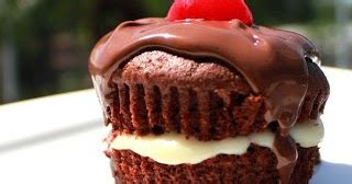 chocolate-boston-cream-pie-cupcakes-whats image
