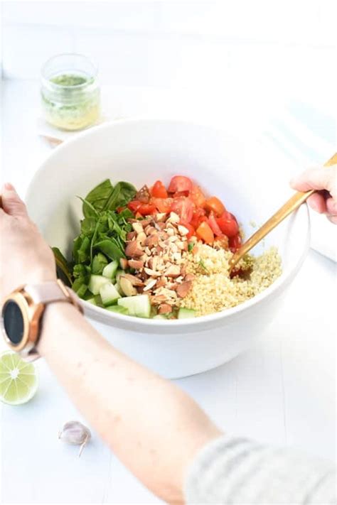 quinoa-spinach-salad-the-conscious-plant-kitchen image