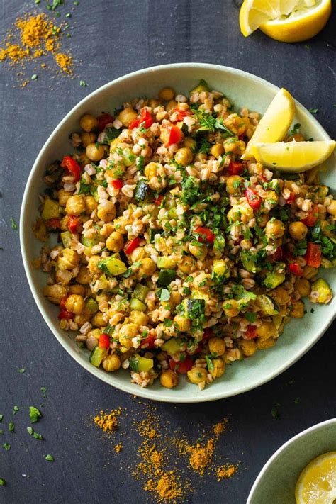 roasted-chickpea-salad-green-healthy-cooking image