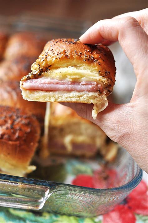 ham-and-cheese-hawaiian-roll-sliders-super-easy image