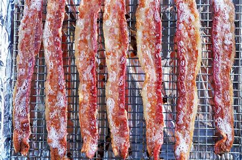how-to-cook-bacon-in-the-oven-foodal image