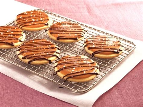 salted-caramel-shortbread-cookies image