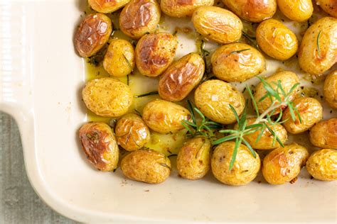 quick-roasted-potatoes-ready-in-20-minutes-the image