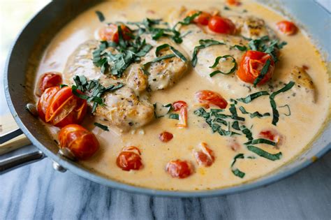 creamy-tomato-basil-chicken-low-carb-one-pan-meal image