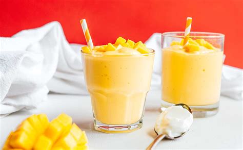 quick-3-ingredient-mango-smoothie-live image