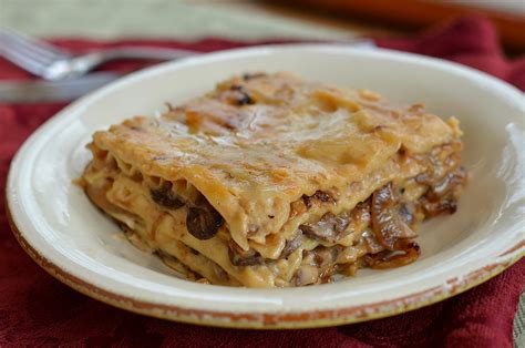 creamy-mushroom-and-caramelized-onion-lasagna image