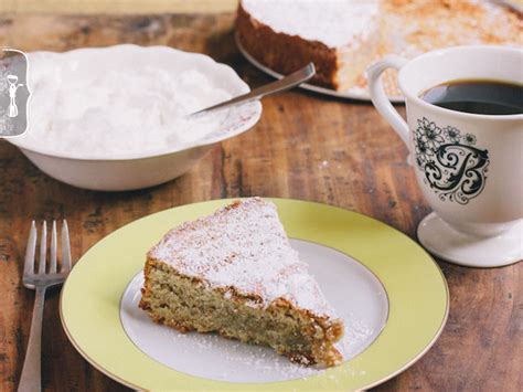 tarta-de-santiago-recipe-a-spanish-almond-cake image
