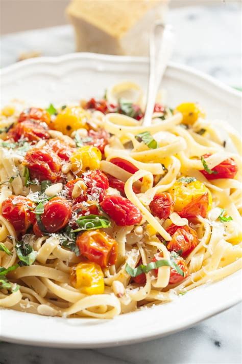 quick-roasted-cherry-tomato-and-basil-pasta-vikalinka image