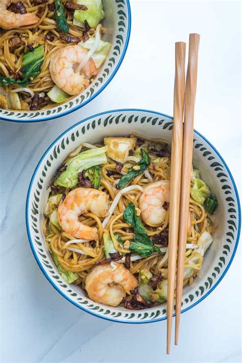 stir-fried-noodles-with-shrimp-easy-mie-goreng image