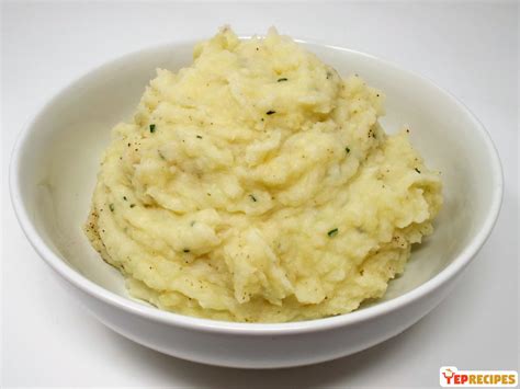 garlic-and-rosemary-mashed-potatoes image