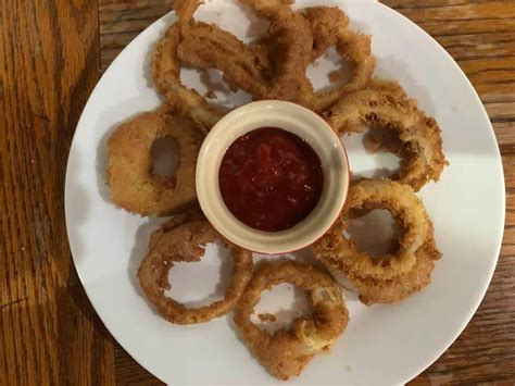 old-fashioned-crunchy-onion-rings-delicious image