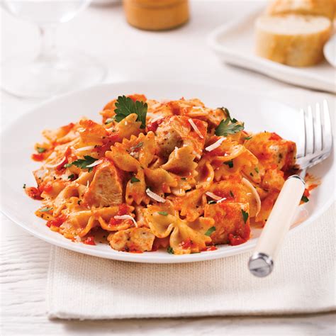 one-pot-chicken-farfalle-5-ingredients-15-minutes image