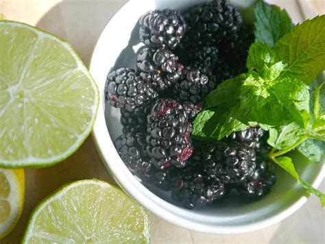 diy-lemon-lime-refreshera-healthy-homemade-sprite image