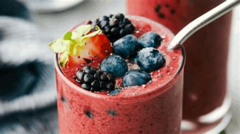 simple-mixed-berry-smoothie-recipe-the-recipe-critic image