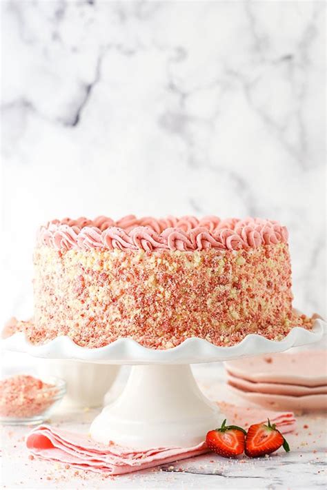 strawberry-crunch-ice-cream-cake-life-love-and-sugar image