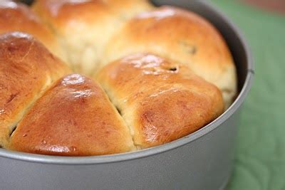 soft-and-fluffy-raisin-rolls-kirbies-cravings image