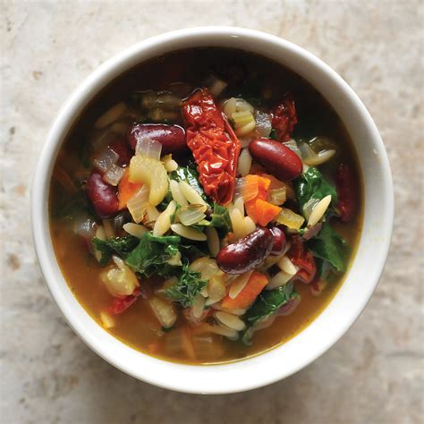 tuscan-minestrone-soup-instant-pot image