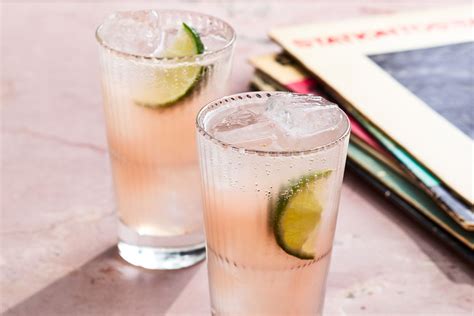 how-to-make-a-paloma-cocktail-with-grapefruit-and-tequila image