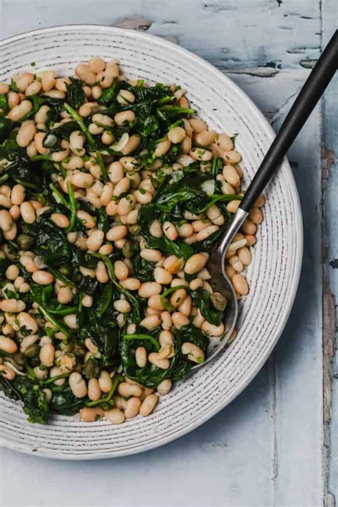 garlic-spinach-and-white-beans-recipe-well image