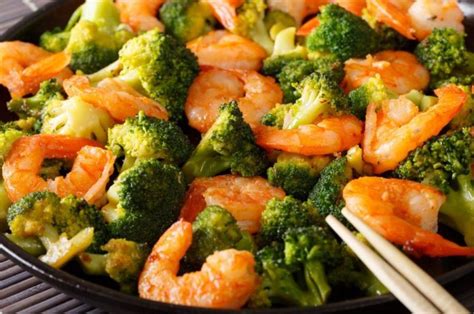 shrimp-bamboo-shoot-and-broccoli-stir-fry-keto image