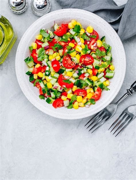 fresh-summer-corn-and-tomato-salad-the-vegan-atlas image