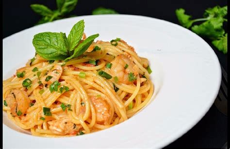 creamy-chicken-and-shrimp-herbed-spaghetti-ebox image