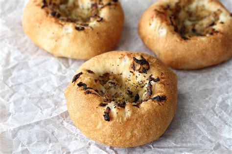 traditional-onion-and-poppy-seed-bialys-karens image