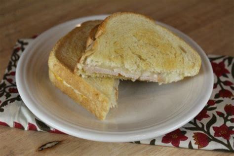 grilled-honey-mustard-turkey-sandwiches-lynns image