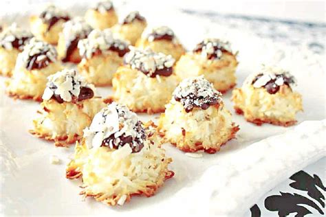 almond-joy-coconut-macaroons-recipe-kudos image