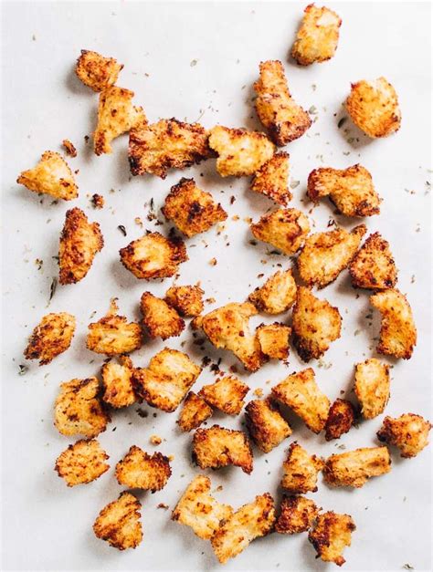 the-crispiest-homemade-garlic-croutons-ready-in image