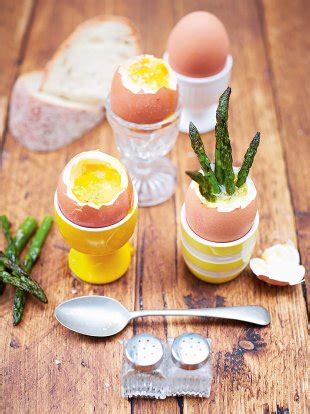 egg-and-soldiers-jamieolivercom image