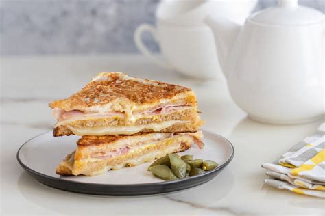 classic-monte-cristo-sandwich image