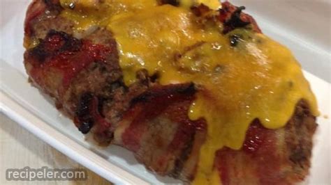 dads-cheesy-bacon-wrapped-meat-loaf-recipeler image
