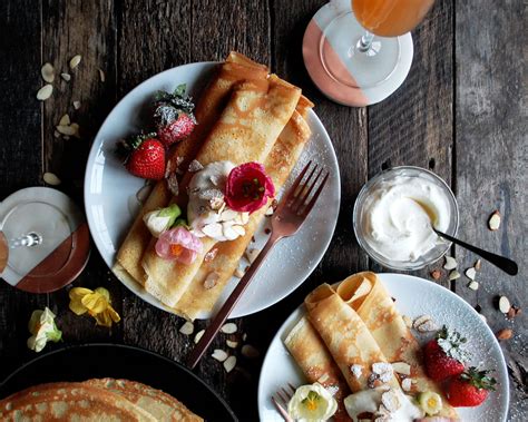 amaretto-crepes-with-grapefruit-mimosas-the image